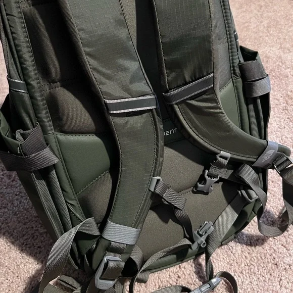 The North Face Recon Backpack - Dark Olive Green - Picture 6 of 8